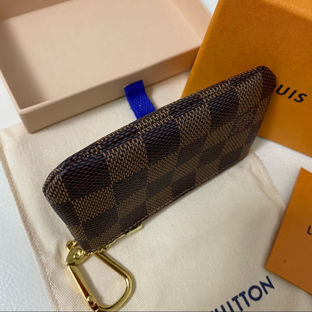 Louis Vuitton Damier Ebene Key Pouch - Picture 12 of 15
